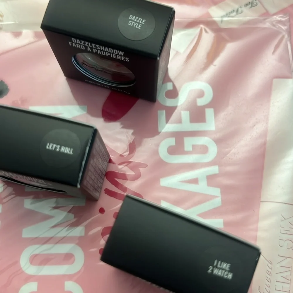 MAC Cosmetics DAZZLESHADOW Bundle NIB